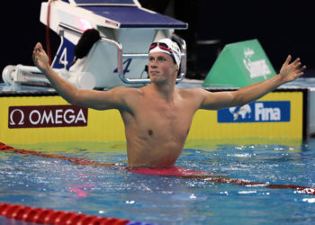 Romanchuk sets World Cup record in 1500m freestyle heats