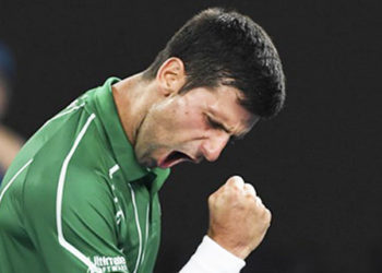 Djokovic beat injured Federer to enter Australian Open final