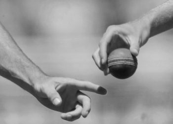 করোনা ভাইরাসের প্রভাব : বলে লালা দেবেন না ভুবিরা