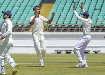 বাংলার আকাশে বসন্ত আনলেন আকাশদীপ