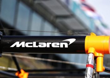 Australian GP: McLaren pulls out after team member contracts coronavirus