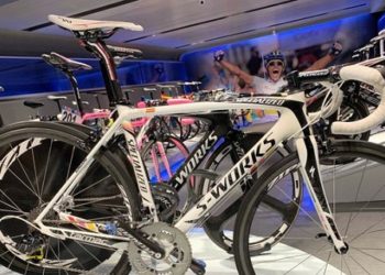 Contador auctions bike to raise funds for Spanish Red Cross