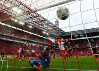 Anthony Modeste and Jhon Cordoba helped Cologne salvage a 2-2 home draw against Fortuna Duessledorf after Mark Uth had missed a penalty for the hosts.