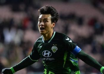 Lee stars in Jeonbuk win as Korean League make delayed start