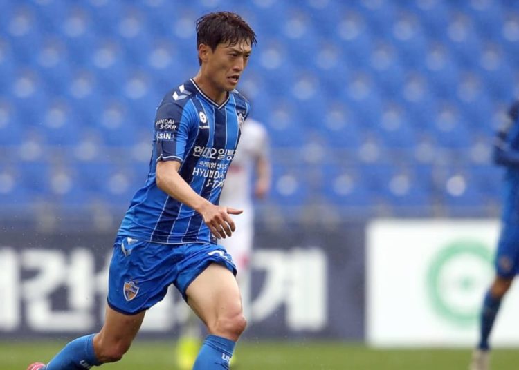 Lee ends overseas adventure, turns up for Ulsan in K-League
