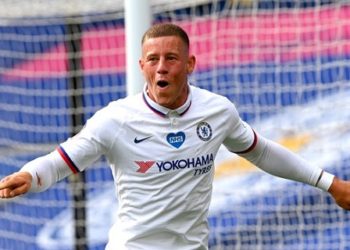 Relief for Chelsea as Barkley late goal guides Blues to FA Cup semis