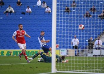 Maupay late goal gives Brighton 2-1 win over Arsenal