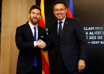 Barcelona president Bartomeu hopes Messi will stay back