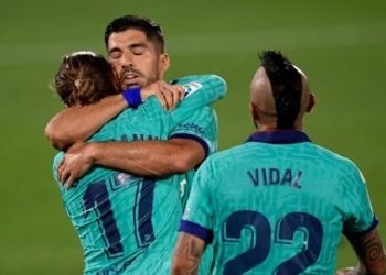 Griezmann stars as Barcelona thrash Villarreal 4-1