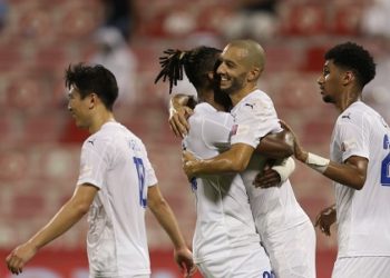 Kodjia (22nd minute) and Sofiane Hanni