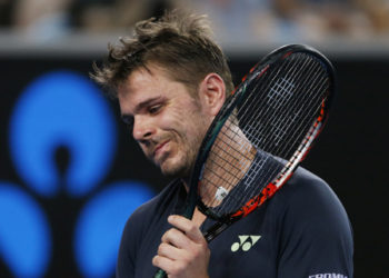 French Open: Wawrinka knocks out Murray in first round