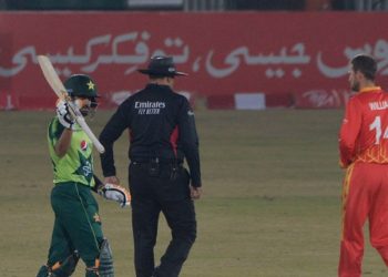 Pakistan thrash Zimbabwe by 8 wickets to win T20 series