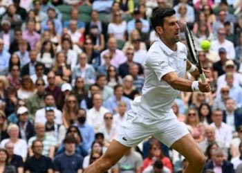 Wimbledon: Djokovic advances into 10th semis