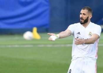Benzema signs new deal with Real Madrid
