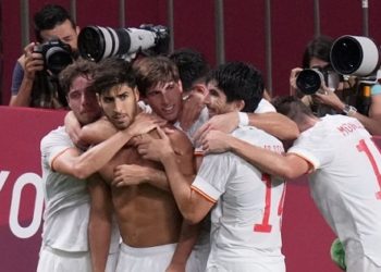 Spain face Brazil in men’s football final