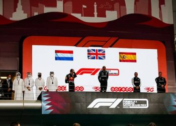Hamilton wins inaugural Qatar Formula One Grand Prix in style