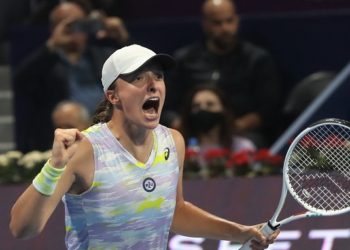 Swiatek overcomes Sakkari challenge to set up title clash with  Kontaveit