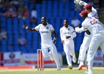 England 57 for four at lunch in first Test