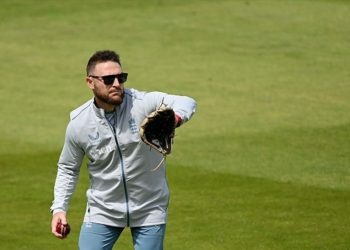 Anderson, Broad return but England look to coach McCullum to revive fortune