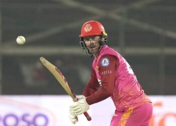 Munro, Azam blitzes seal Islamabad United win