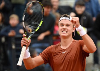 20-year-old Rune knocks out Djokovic in Rome