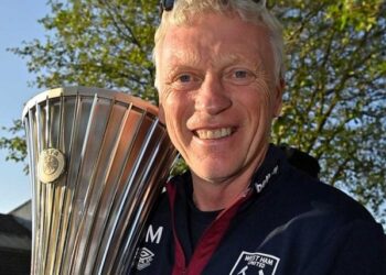 West Ham retains Moyes as manager for third successive season