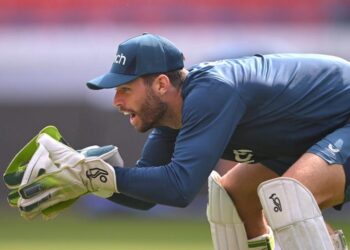 England recall Foakes for first Test against India in Hyderabad
