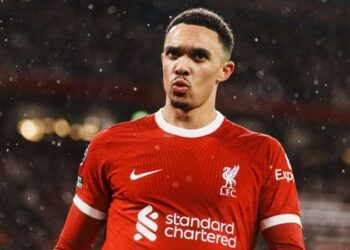 Liverpool’s Alexander-Arnold out for three weeks with knee injury