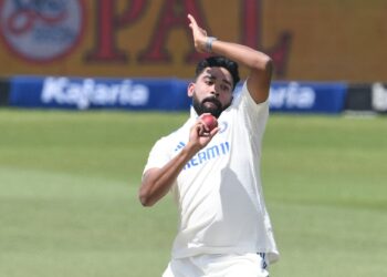 Siraj takes career-best 6 for as South Africa trail by 36 runs