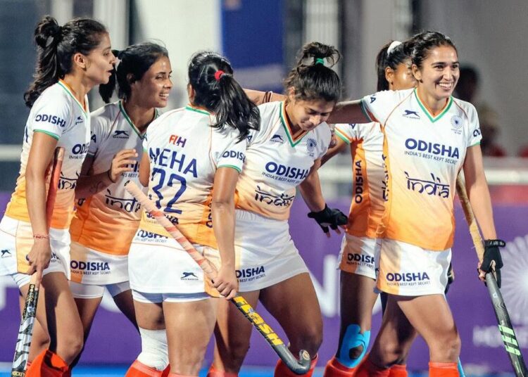 Dutch women beat Aussies; India edge USA