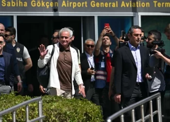 New Fenerbahce coach Mourinho arrives in Istanbul