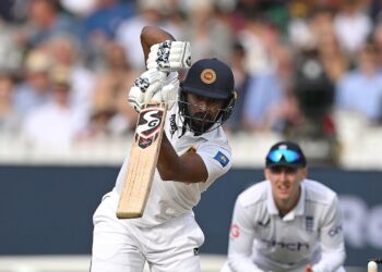 England decline to enforce follow-on; sets up 231-run lead against Sri Lanka