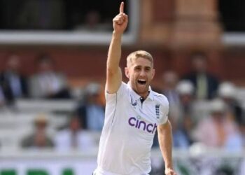 England’s Stone sidelined for 14 weeks after knee surgery