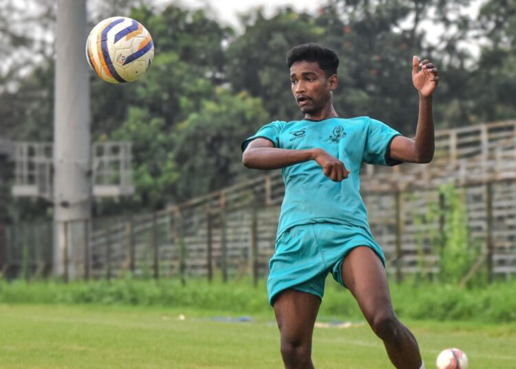 Super Cup: Mohammedan Sporting Club kick off training session