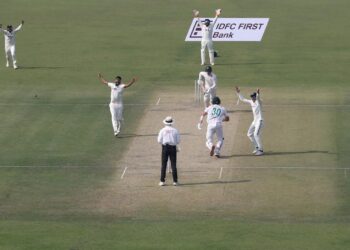 Bumrah’s fiver puts India on top as Rahul steadies chase