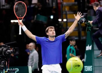Italy power past Austria to reach Davis Cup semi-finals