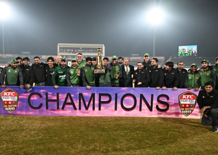 Pakistan spin attack sinks Sri Lanka to clinch T20 tri-series title