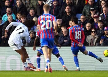 Zirkzee and Mount inspire United’s comeback win at Selhurst Park