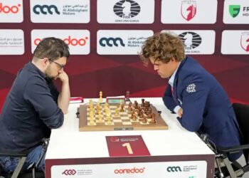 Carlsen stunned; Humpy leads women’s field