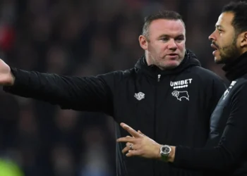Rooney backs Rosenior for Chelsea role