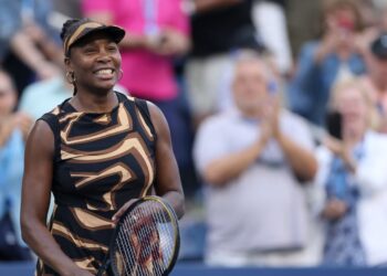 Venus Williams earns wild-card spot in Australian Open main draw