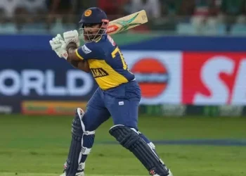 Sri Lanka hold nerve to down England in ODI opener