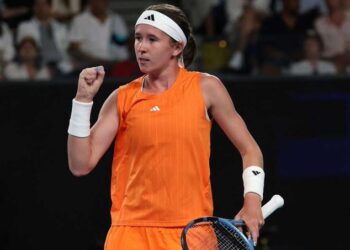 Bartunkova stuns Blinkova as Raducanu, Sasnovich advance in WTA action