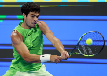 Alcaraz, Sinner advance in Doha; upsets in Delray Beach and Rio