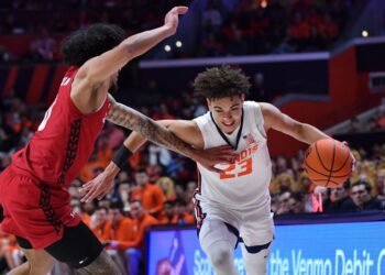 Boyd, Blackwell lift Wisconsin past No. 8 Illinois in overtime thriller