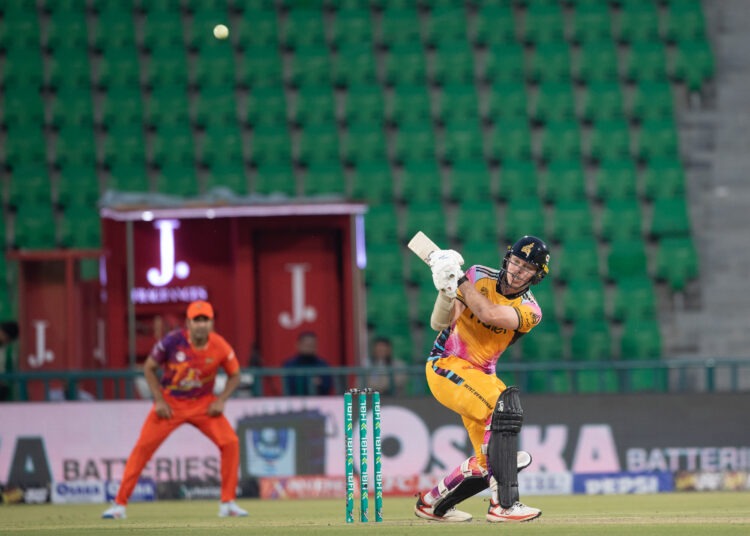 Samad, Bracewell onslaught help Peshawar to highest successful run chase