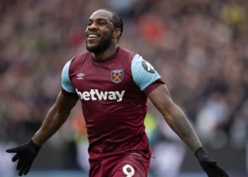 Al-Sailiya secure former West Ham forward Antonio