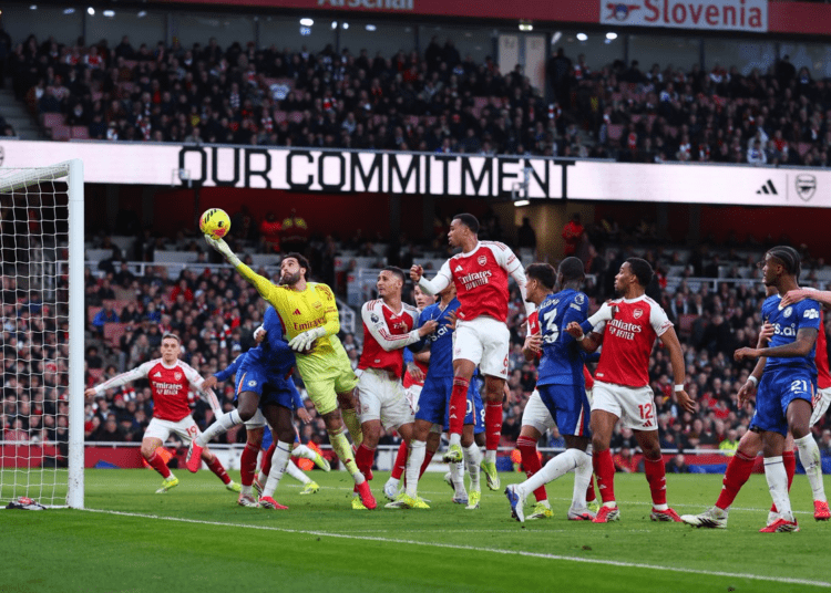 Arsenal restore five-point lead with 2-1 win over Chelsea