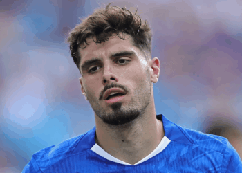 Neto apologises after pushing ball boy during Chelsea’s defeat to PSG