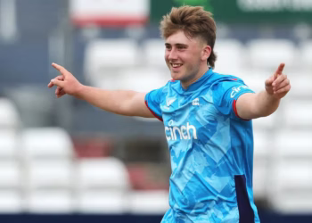 Thain becomes first injury substitute in English county cricket